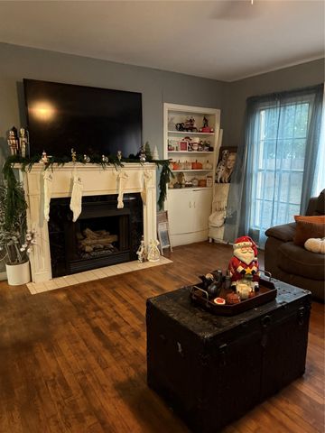 1107 W Cedar St, Coleman, TX 76834