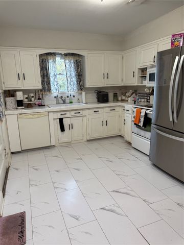 1107 W Cedar St, Coleman, TX 76834