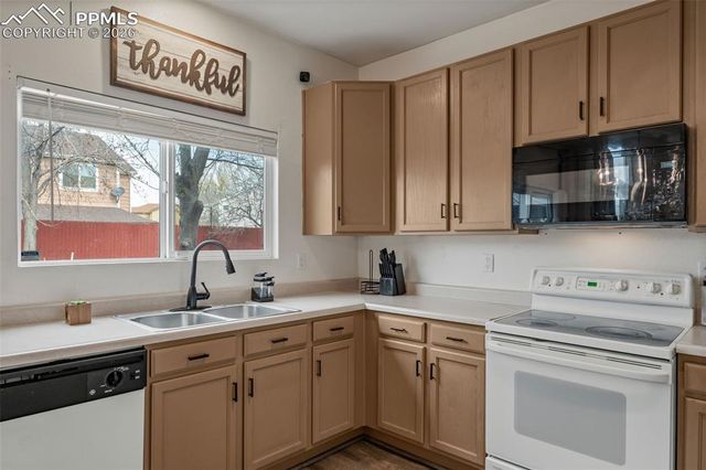 5132 Mountain Air Circle, Colorado Springs, CO 80916