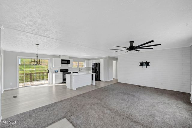 85 Mt Carmel Road, Mosheim, TN 37818