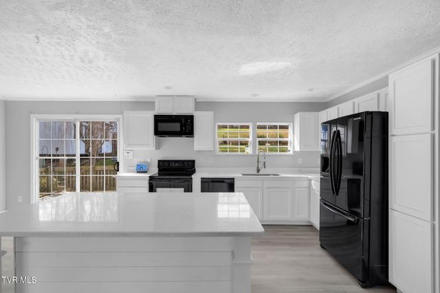 85 Mt Carmel Road, Mosheim, TN 37818