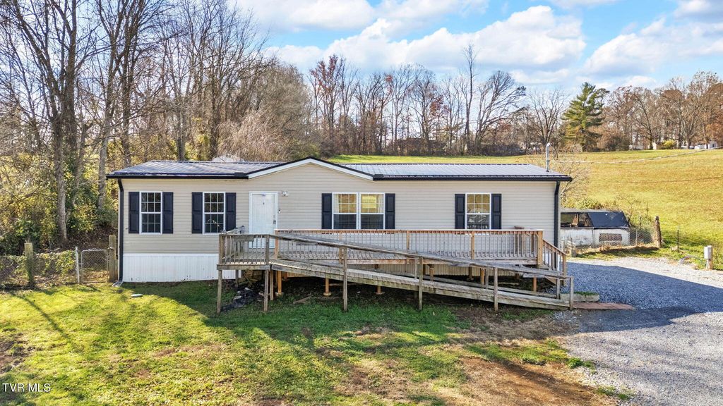 85 Mt Carmel Road, Mosheim, TN 37818