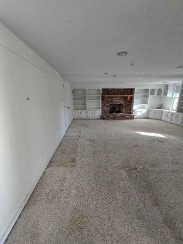 412 Frontier Road, Lawrence, KS 66049