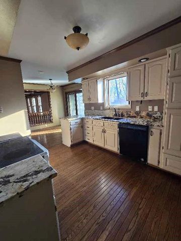 412 Frontier Road, Lawrence, KS 66049