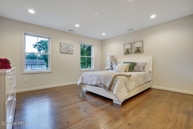 909 Bloomfield Avenue, Ocean Twp, NJ 07712