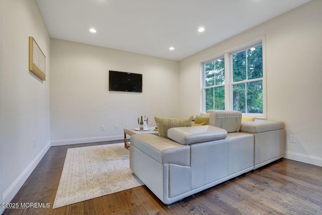 909 Bloomfield Avenue, Ocean Twp, NJ 07712