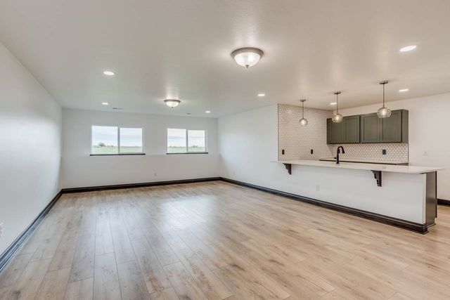 465 S Stoney Creek St, Clearwater, KS 67026