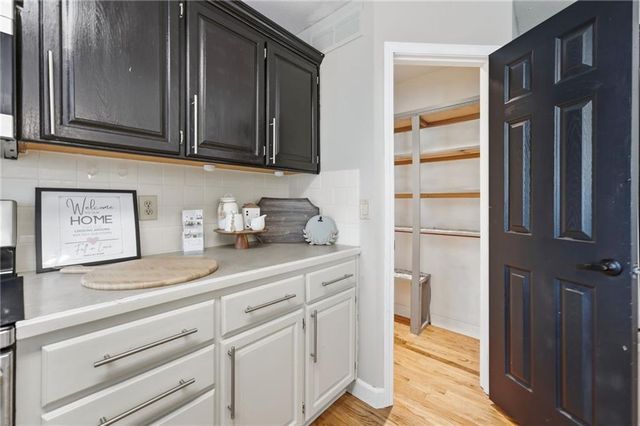 911 Wildwood Drive, Pleasant Hill, MO 64080