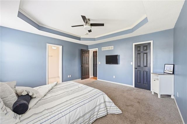 911 Wildwood Drive, Pleasant Hill, MO 64080