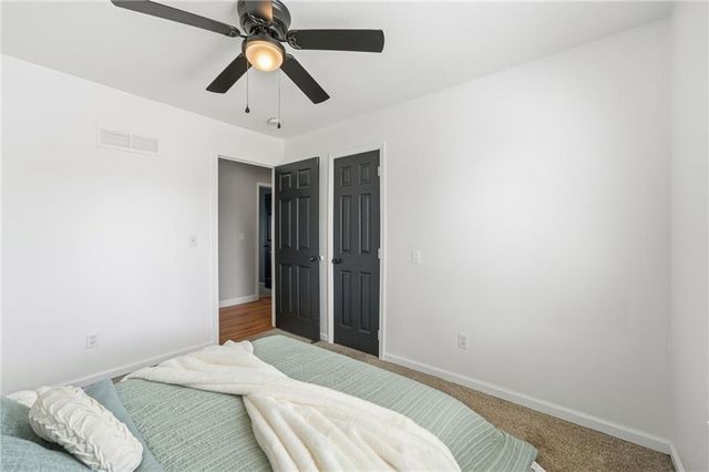 911 Wildwood Drive, Pleasant Hill, MO 64080