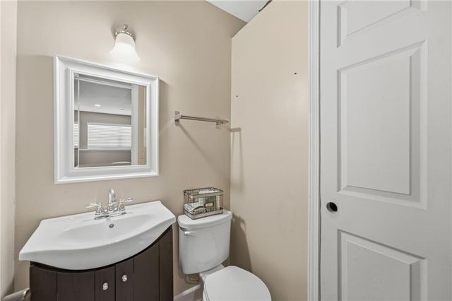 911 Wildwood Drive, Pleasant Hill, MO 64080
