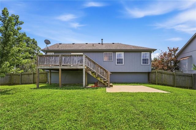 911 Wildwood Drive, Pleasant Hill, MO 64080