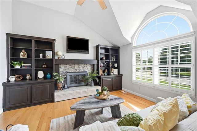 911 Wildwood Drive, Pleasant Hill, MO 64080