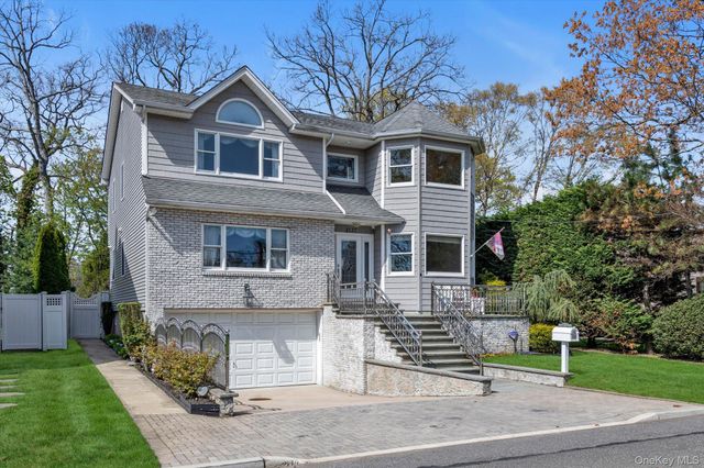 2137 3rd Avenue, Merrick, NY 11566