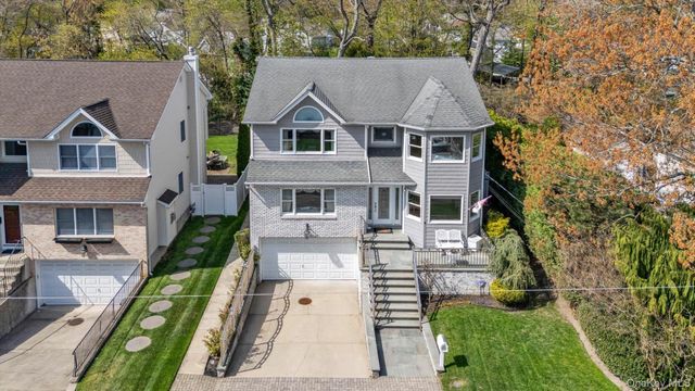 2137 3rd Avenue, Merrick, NY 11566