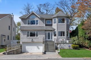 2137 3rd Avenue, Merrick, NY 11566