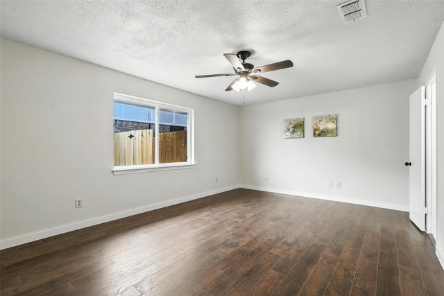 6916 Winchester Place, Fort Worth, TX 76133