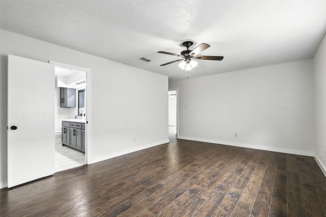 6916 Winchester Place, Fort Worth, TX 76133