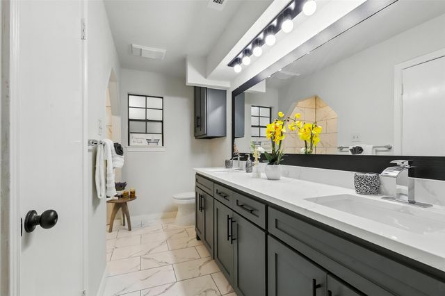 6916 Winchester Place, Fort Worth, TX 76133