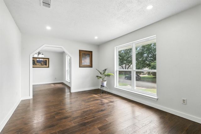 6916 Winchester Place, Fort Worth, TX 76133