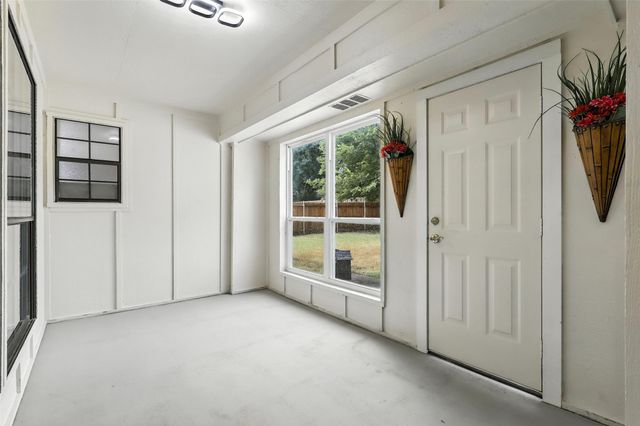 6916 Winchester Place, Fort Worth, TX 76133