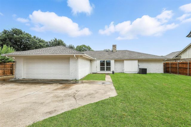 6916 Winchester Place, Fort Worth, TX 76133