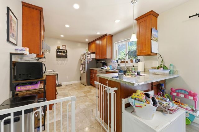 110-112 Wheeler Avenue, Redwood City, CA 94061