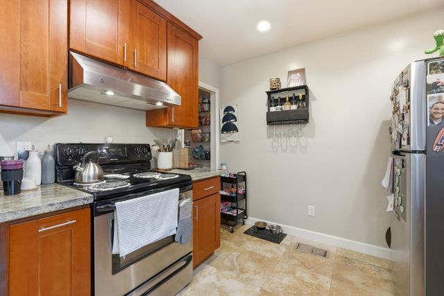 110-112 Wheeler Avenue, Redwood City, CA 94061