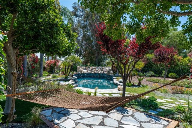 26018 Trana Circle, Calabasas, CA 91302