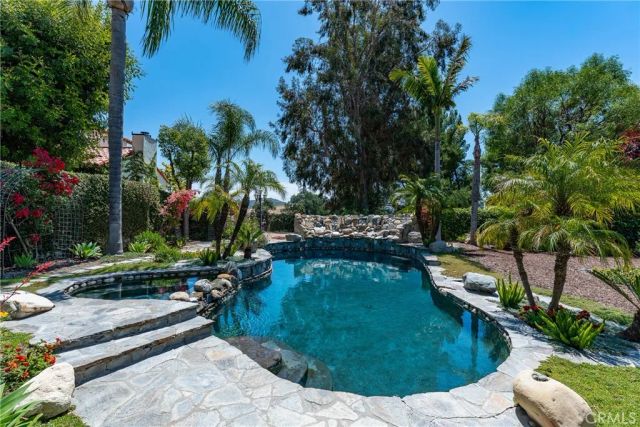 26018 Trana Circle, Calabasas, CA 91302