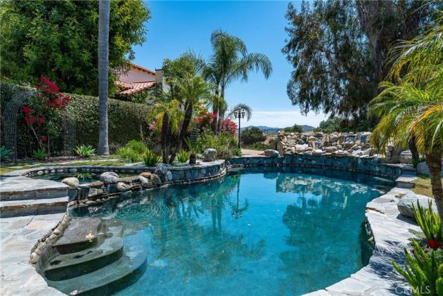 26018 Trana Circle, Calabasas, CA 91302