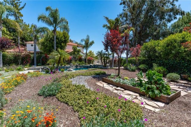 26018 Trana Circle, Calabasas, CA 91302