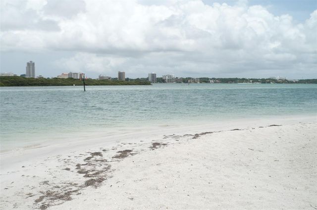 895 S GULFVIEW BOULEVARD 303, Clearwater Beach, FL 33767