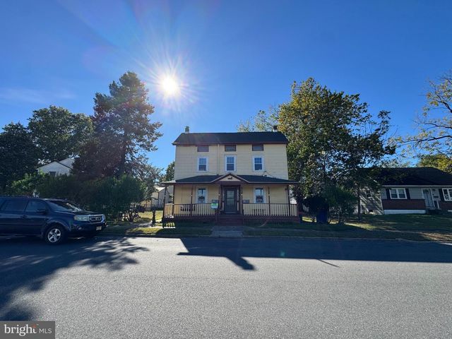 310 FRONT ST, Beverly, NJ 08010