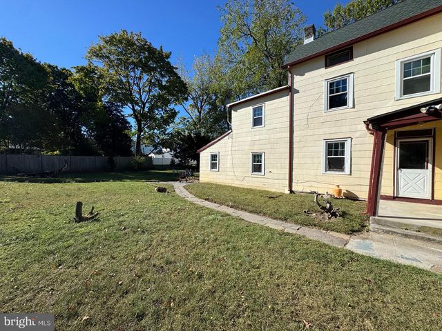 310 FRONT ST, Beverly, NJ 08010