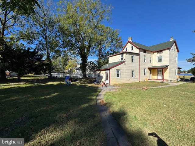 310 FRONT ST, Beverly, NJ 08010