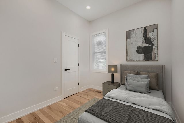4229 S Princeton Avenue, Chicago, IL 60609