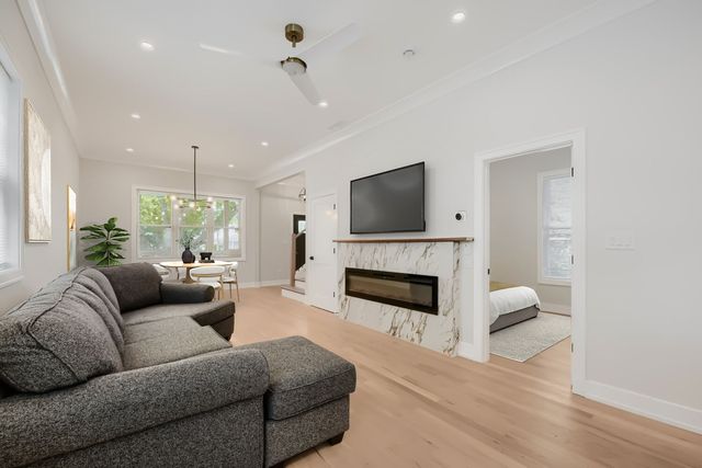 4229 S Princeton Avenue, Chicago, IL 60609