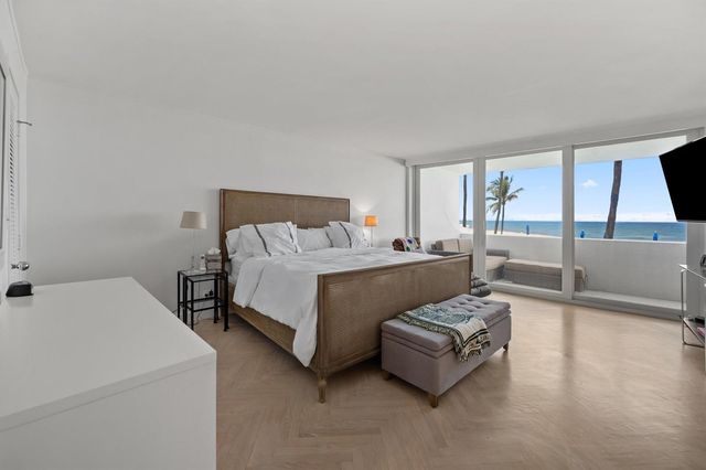 100 Sunrise Avenue 212, Palm Beach, FL 33480