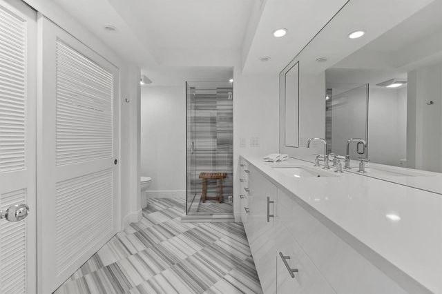 100 Sunrise Avenue 212, Palm Beach, FL 33480