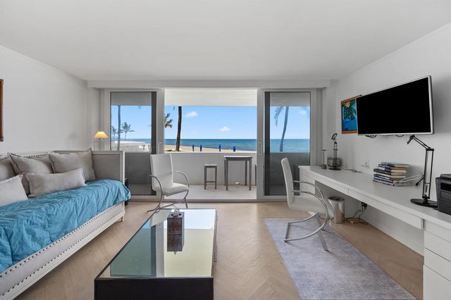 100 Sunrise Avenue 212, Palm Beach, FL 33480