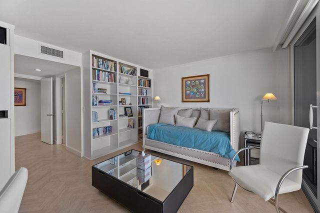 100 Sunrise Avenue 212, Palm Beach, FL 33480