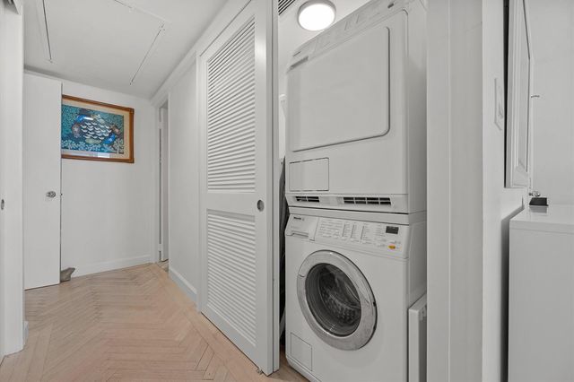 100 Sunrise Avenue 212, Palm Beach, FL 33480