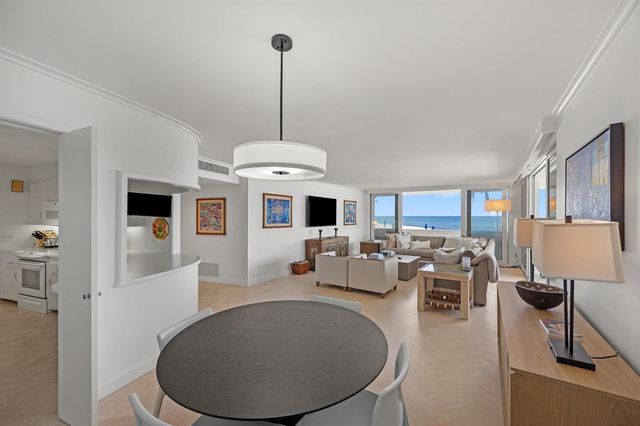 100 Sunrise Avenue 212, Palm Beach, FL 33480