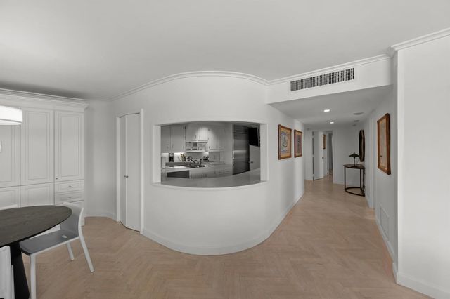 100 Sunrise Avenue 212, Palm Beach, FL 33480