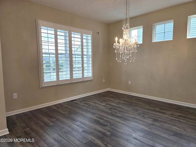 86 Bennet Lane, Manahawkin, NJ 08050