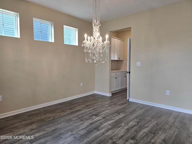 86 Bennet Lane, Manahawkin, NJ 08050