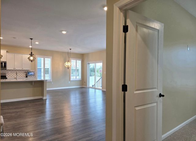 86 Bennet Lane, Manahawkin, NJ 08050