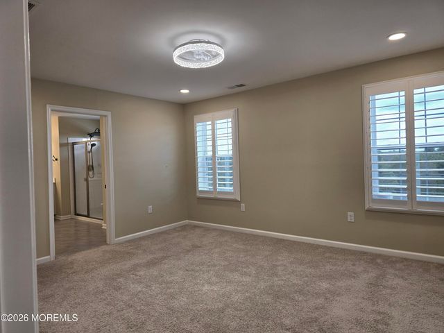 86 Bennet Lane, Manahawkin, NJ 08050
