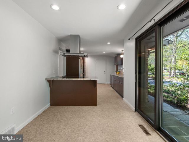 12 WOODLAND CIR, Downingtown, PA 19335